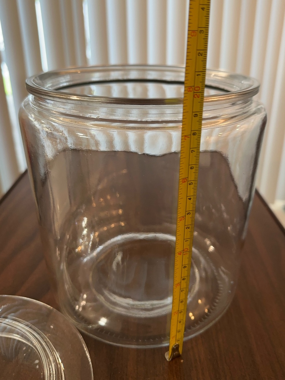 Lg. Glass Kitchen Storage Jar with it Lid - Picture 4 of 6